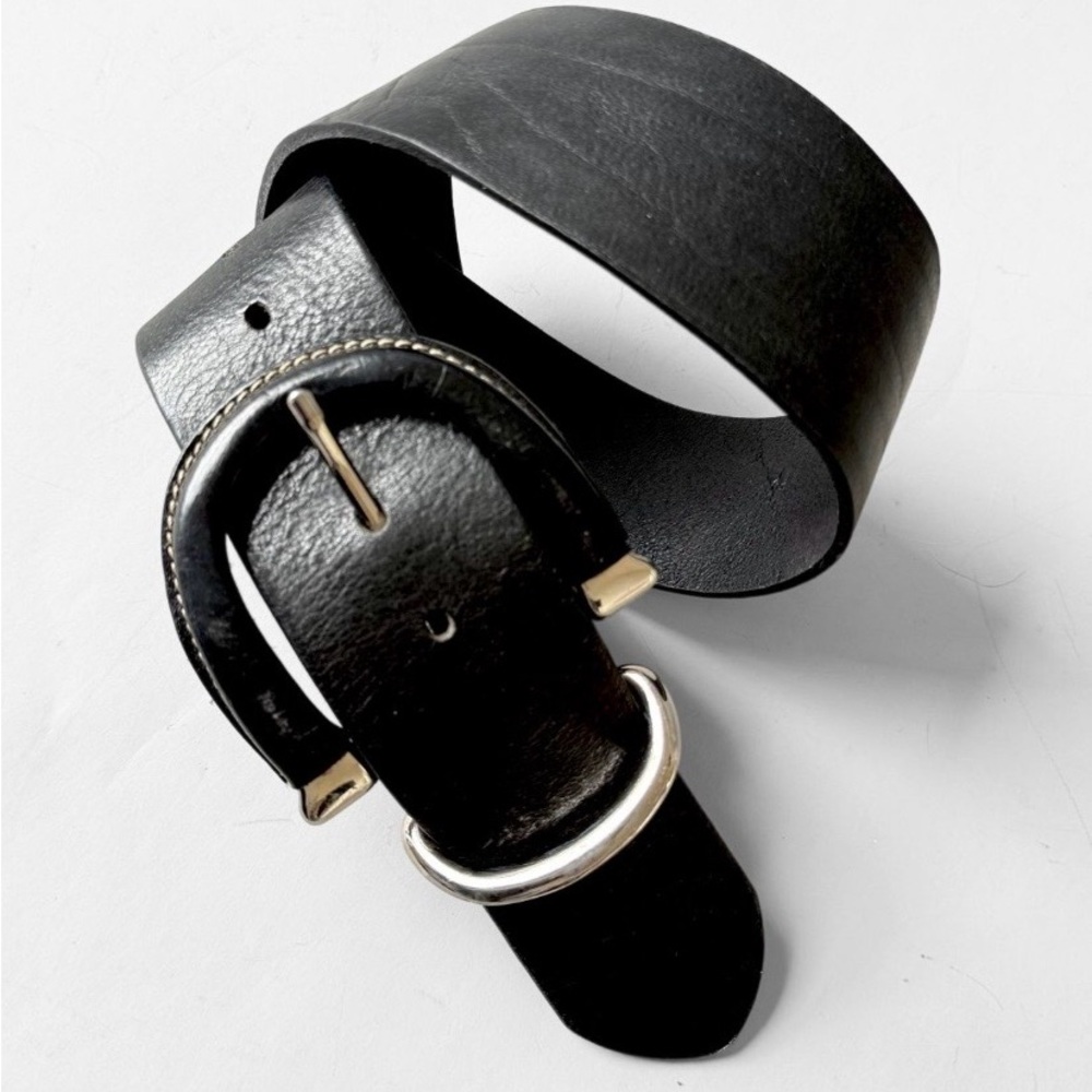 Vintage 80's, United Colors of Benetton High Waist Belt, Size Small.